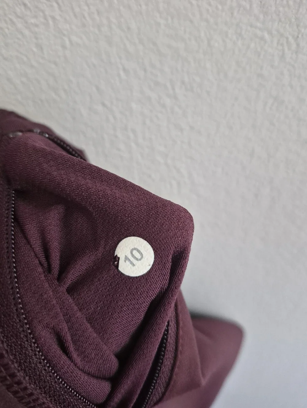Lululemon Can't Stop Pant II Bordeaux Drama / Mountain Peaks Bon Bon Size 10